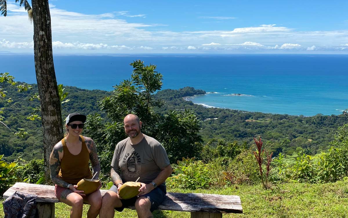 Couple enjoying the Ocean View in Hacienda Ebano Costa Rica