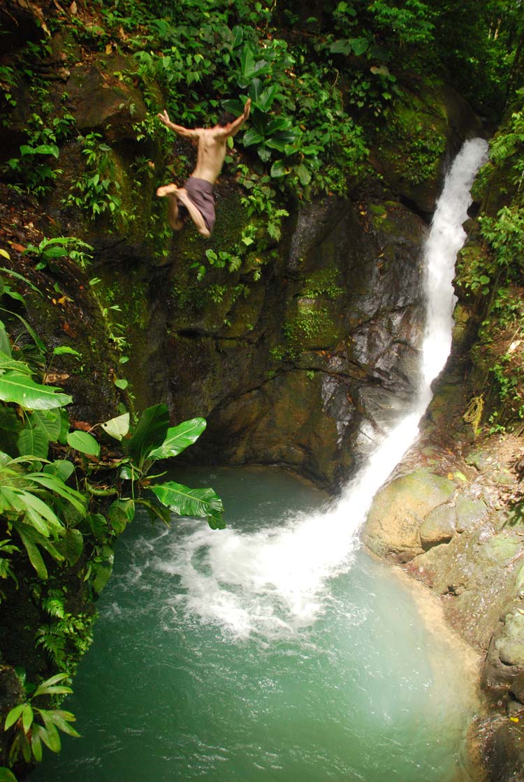 Jumping in a waterfall at Hacienda Ebano - Dominical - Baru Costa Rica