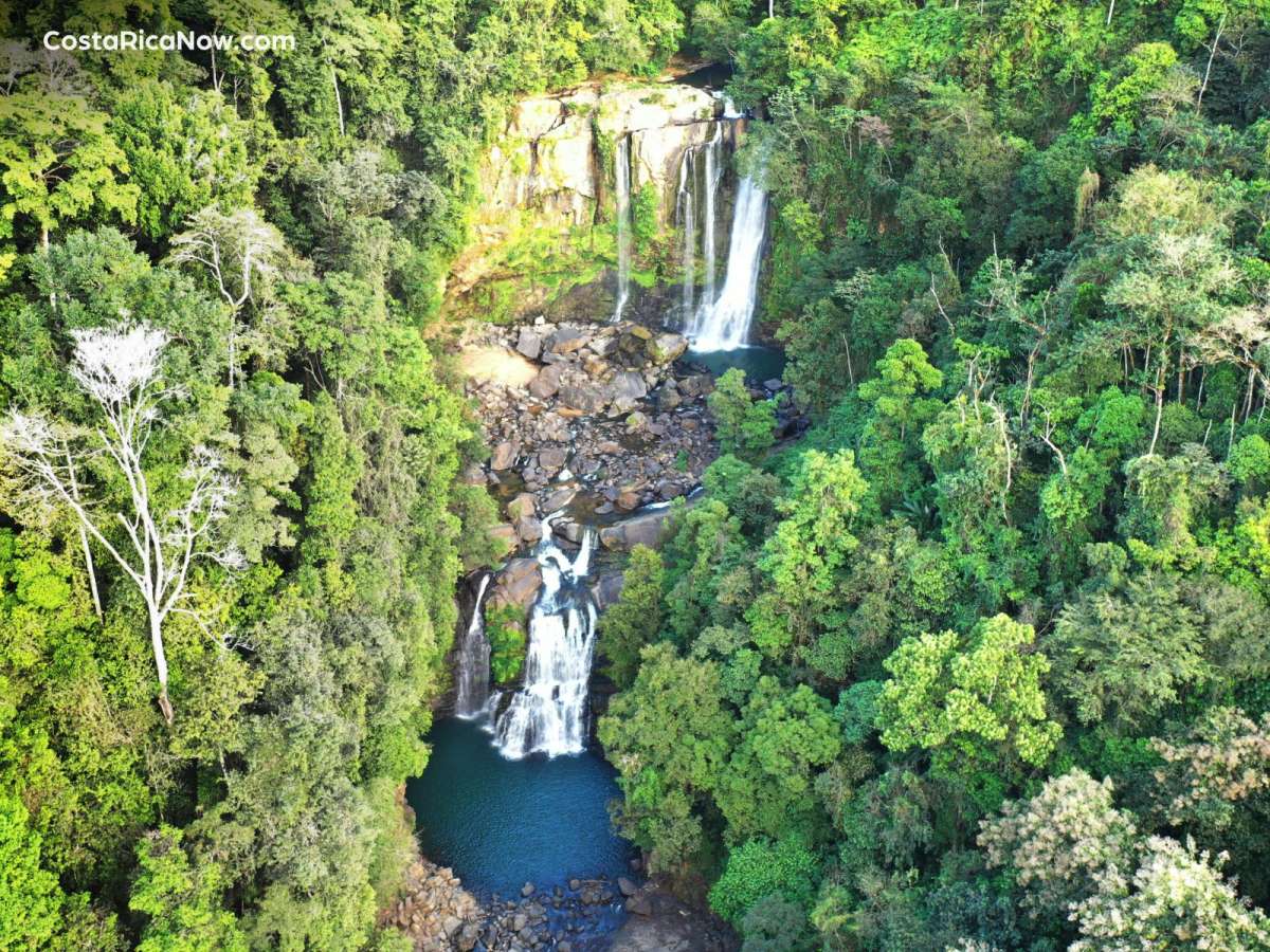 Nayuaca Waterfall en Hacienda Ébano combo tour